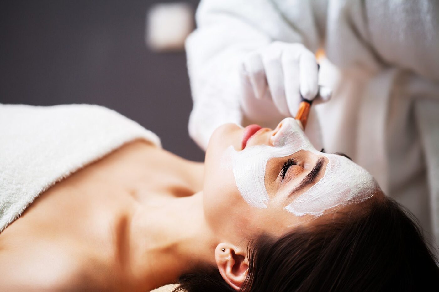 Tratamiento facial premium en LUMIÈRE Zaragoza